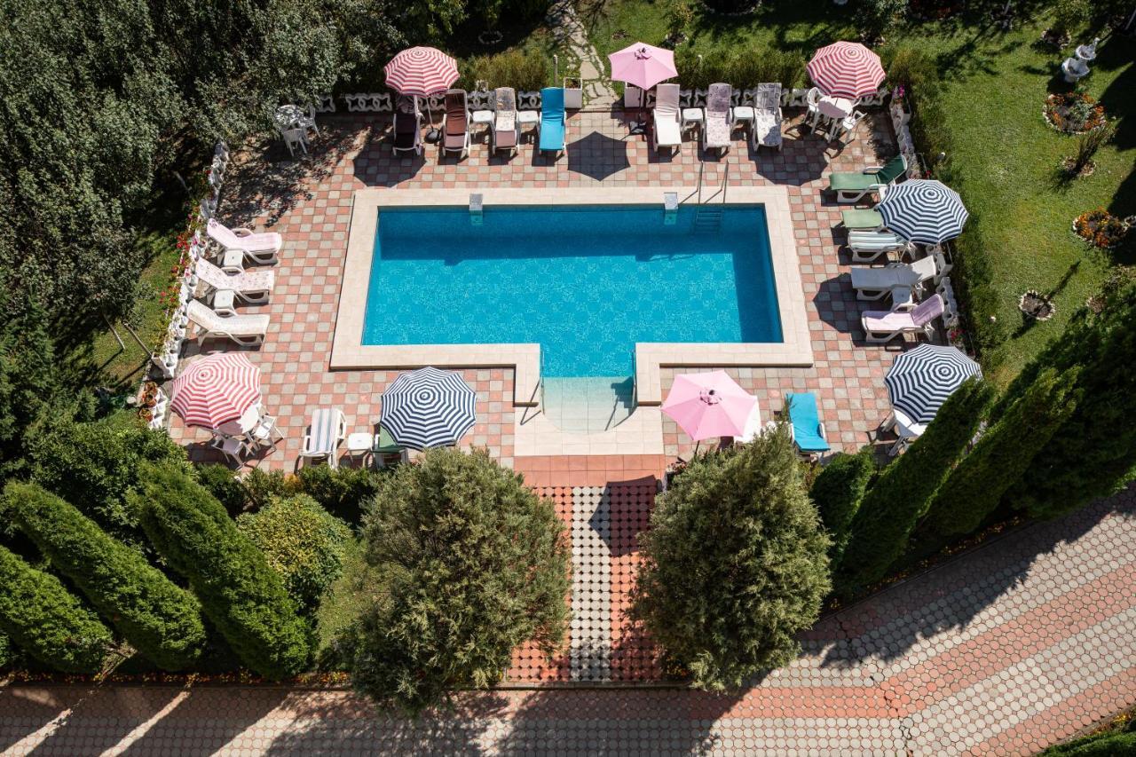 Grand Hotel