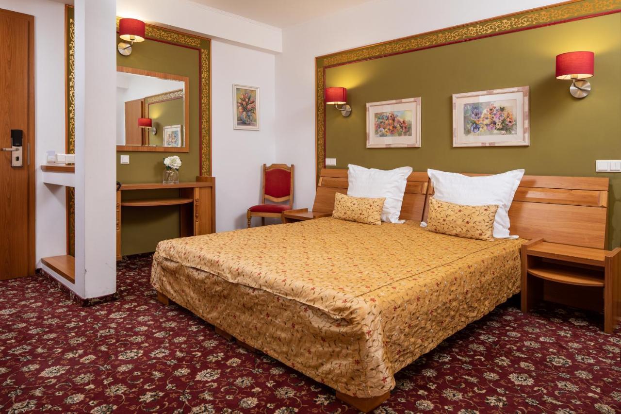 Grand 4* Brașov